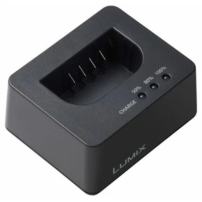 Panasonic DMW-BTC15E Akkuladegerät für DMW-BLK22 - Kamera-Akkus: Zusätzliches Ladegerät für LUMIX S5-Akku, lädt über Steckdose oder USB für flexibles Aufladen unterwegs.