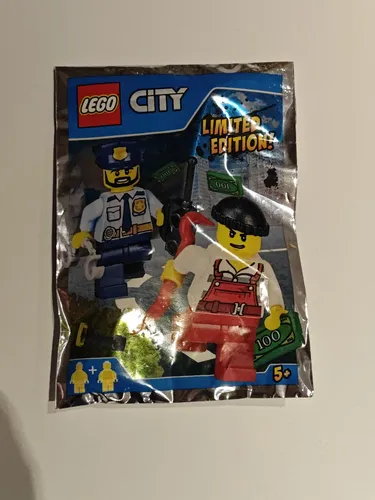 Halterung für Lego Helme aus Eiche - Handgefertigte Wandvitrine - LEGO® Aufbewahrung & Display, handgefertigt aus Eichenholz, ideal zur stilvollen Präsentation Ihrer Lego Helme.