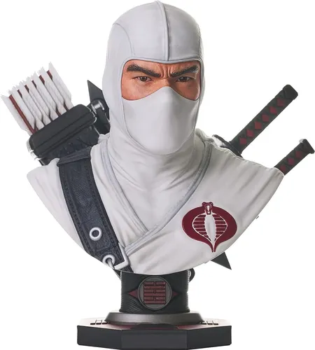 G.I. Joe Legends in 3D Büste 1/2 Storm Shadow 25 cm Statue - Detailreiche 25 cm Statue von Storm Shadow aus G.I. Joe, ideal für Sammler und Filmfans. Hochwertige Verarbeitung und beeindruckendes Design machen sie zum Highlight jeder Sammlung.