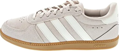 adidas Damen Sneaker BREAKNET SLEEK in Rosa - Stylische Sneaker für Damen, aus hochwertigem Leder, ideal für Freizeit und Sport, in der Größe 40 2/3 und mit bequemer Passform.