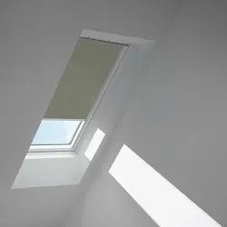 VELUX Verdunkelungsrollo olive gepunktet manuell DKL F04 4575S - Rollos für optimale Verdunkelung – ideal für Schlaf- und Kinderzimmer. Mit modernem Slimline-Design, einfacher Bedienung und schmutzabweisendem Stoff für ein angenehmes Raumklima.