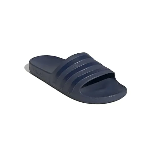 ADIDAS Adilette Aqua - Dunkelblau - Unisex - Größe 40 1/2 - Badeschuhe mit weichem Cloudfoam Fußbett für höchsten Tragekomfort im Schwimmbad oder als Lifestyle-Slipper. Stylischer Minimalismus mit adidas 3-Streifen-Design.