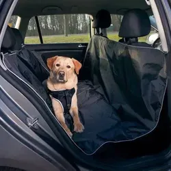 Trixie Autoschutzmatte Größe L - Schutzmatte für Autos, Größe L 160 x 145 cm, schützt Ihr Auto vor Kratzern und Schmutz durch Haustiere.