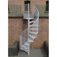 Minka Außenspindeltreppe Rondo Zink Color 38 - 305,5cm Geschosshöhe - Klappleitern mit korrosionsresistenter, pulverbeschichteter Spindeltreppe in drei Farben. Robuste Stufen mit Riffeln für sicheren Aufstieg und flexibles Design mit verschiedenen Durchmessern.