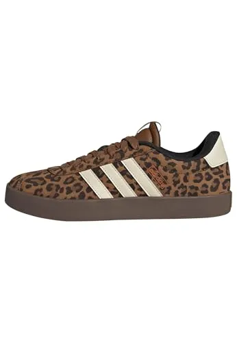 Adidas Damen VL Court 3.0 Schuhe - Dusky Bronze/Cream White/GUM5, 36 2/3 EU - Bequeme Sneakers mit regulärer Passform, ideal für den Alltag. Obermaterial aus Leder und Textil sorgt für Langlebigkeit und Stil.