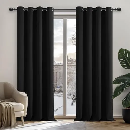 Deconovo Verdunkelungsvorhang 2er Set - Thermo Blackout Gardinen - Gardinen für Schlafzimmer, blickdicht und wärmeisolierend, ideal für optimalen Kälteschutz und Schlafqualität, Maße 135 cm x 240 cm, in elegantem Schwarz.