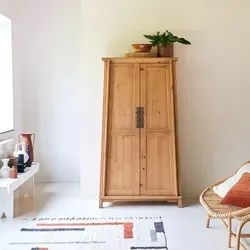 Kinderschrank aus massiver Recycling-Kiefer Yuki