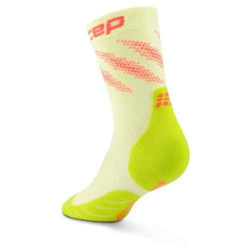 CEP Damen Core Run Edt. Elliptic Mid Cut Socks – Grün - Die Mid-Cut Kompressionssocken von CEP kombinieren modernes Elliptic-Design mit gezielter Unterstützung. Atmungsaktives Material sorgt für hohen Tragekomfort und optimale Bewegungsfreiheit beim Sport.