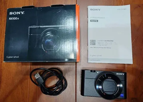 Sony Cyber-Shot RX100 Mark V M5 Kompaktkamera - 20,1 MP, 4K Video - Kompaktkamera mit 20,1 MP und Exmor RS Sensor, 4K Videoaufnahme und 40-fach Super-Zeitlupe für beeindruckende Bildqualität und kreative Möglichkeiten.