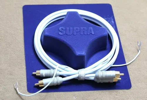 Supra Cables Phono 2 RCA - SC Audio-Kabel, 100 cm - Hochwertiges Phonokabel für die Stereo-Verbindung von Plattenspieler zu Verstärker. Mit spezieller Schirmung für optimale Signalübertragung und einem eigenen Masseleiter für Störungsreduzierung.