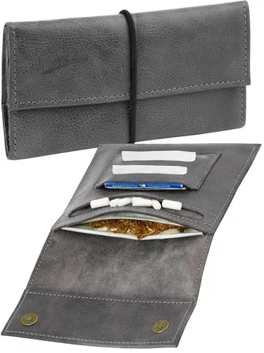 Simaru Handgefertigte Tabaktasche aus italienischem Leder – Stilvolle Drehertasche mit Magnetverschluss - Hochwertige Tabaktasche aus LWG-zertifiziertem italienischem Leder, ideal für 30g und 35g Drehtabak. Inklusive Fächern für Filter und Papers – für Ordnung und Komfort. Handgefertigt in der EU, perfekt als stilvolles Geschenk.