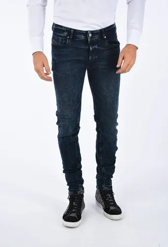Diesel Herren Jeans Sleenker Blau W29/L32 - Stylische Slim Skinny Jeans von Diesel in Dunkelblau mit dezenter Waschung. Ideal für schlanke Figuren, bietet hohen Tragekomfort dank Stretchanteil. Perfekt für jeden Anlass!