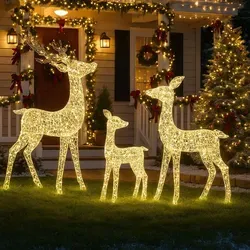 3er Set LED Rentiere Rentierfamilie mit Timer - Weihnachtsdeko für den Außenbereich, bestehend aus 3 freistehenden Rentieren mit 700 LEDs und Timer-Funktion für festliche Stimmung im Winter.