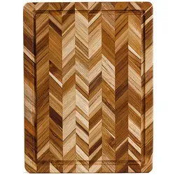 TeakHaus HERRINGBONE Schneidebrett aus Teakholz - 36 cm mit Saftrinne - Elegantes Teakholz Schneidebrett im Herringbone-Design, ideal zum Schneiden und Servieren. Robustes Material mit natürlicher Patina, für langlebigen Einsatz in der Küche. FSC®-zertifiziert und nachhaltig produziert.