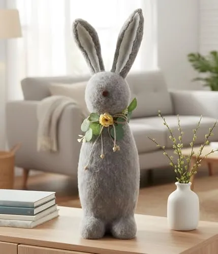 Dekoleidenschaft Hasenfigur Filz grau, 50 cm – Niedliche Osterdeko - Diese 50 cm große Hasenfigur aus Filz bringt frischen Wind in Ihre Osterdekoration. Mit einem charmanten Design und liebevollen Details ist sie der perfekte Blickfang für Ihr Zuhause.