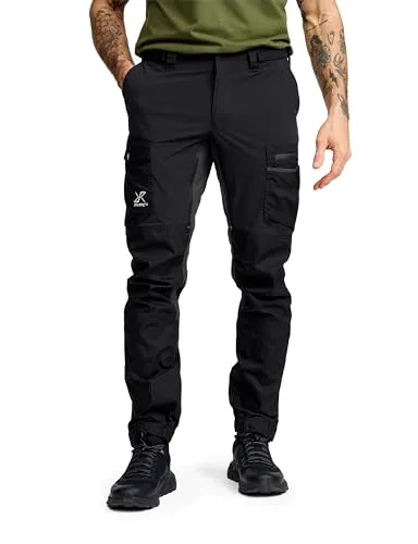 RevolutionRace Rambler Lightweight Pro Pants für Herren – Leichte Outdoor-Hose, Schwarz, XL - Leichte und bequeme Outdoor-Hose mit 4-Wege-Stretch für optimale Bewegungsfreiheit. Effiziente Belüftung und praktische Taschen machen sie ideal für aktive Abenteuer.