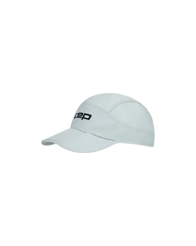 CEP CORE RUN FOLDABLE CAP Unisex – Leichtgrau - Die CEP CORE RUN FOLDABLE CAP bietet optimalen Sonnenschutz und ist dank des faltbaren Designs ideal für Läufer. Das feuchtigkeitsableitende Material sorgt für hohen Tragekomfort und die reflektierenden Details erhöhen die Sichtbarkeit.