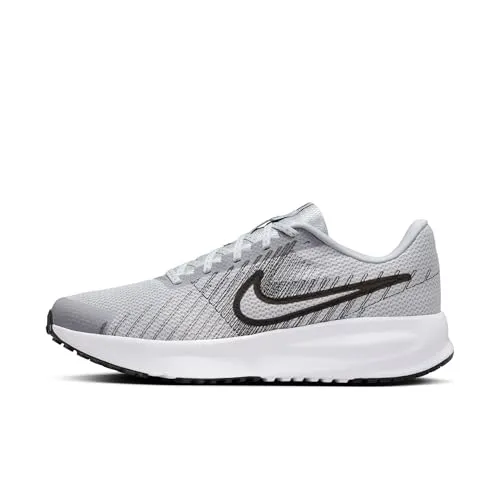Nike Run Defy Laufschuh für Herren, Größe 44, Grau - Hochwertiger Laufschuh von Nike in Größe 44, ideal für sportliche Aktivitäten. Das atmungsaktive Mesh-Obermaterial sorgt für einen angenehmen Tragekomfort.