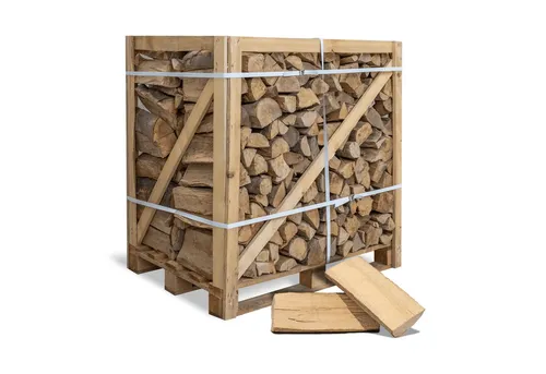 HEIZFUXX Kaminholz Buche 1 RM, 500 kg - Hochwertiges Brennholz - Brennstoffe - 500 kg of premium Buche firewood on a single-use pallet, perfect for cozy evenings and efficient heating.
