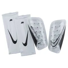 NIKE Schoner NK MERC LITE - FA22 - Schienbeinschoner mit ultradünnem Design für optimalen Schutz und Bewegungsfreiheit. Weiche Polsterung und strapazierfähige Außenhülle sorgen für beste Stoßdiffusion auf dem Feld.