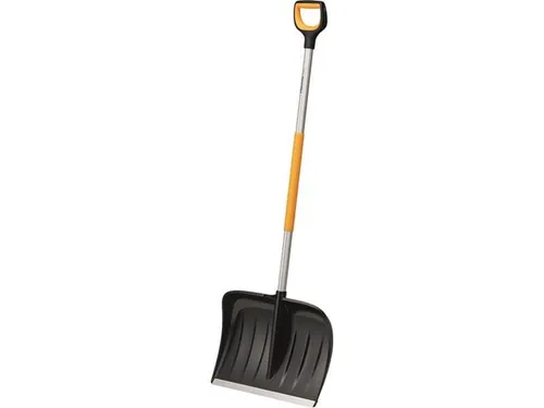 Fiskars 1057178 Schneeschieber Aluminium/Kunststoff - Garten-Kleingeräte mit patentiertem Metallblatt für 3x längere Haltbarkeit, ideal für festgefahrenen Schnee. D-förmiger Griff mit SoftGrip sorgt für bessere Kontrolle und weniger Ermüdung.