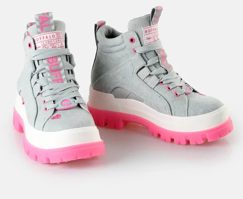 Buffalo Aspha Nc Mid - Hellblau/Pink Sneaker für Damen - Modische Buffalo Damen Boots in Hellblau mit pinken Akzenten. Die veganen Textilschuhe bieten hohen Tragekomfort und eine rutschhemmende Sohle für sicheren Halt. Ideal für lässige Outfits!
