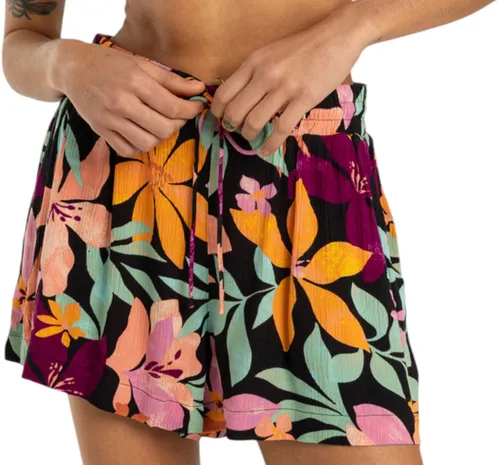 BILLABONG ON HOLYDAY Short 2025 night tropical - M - Stylische ON HOLYDAY Shorts aus Viskose-Crinkle-Stoff, ideal für entspannte Sommertage. Hoher, elastischer Bund und weite Hosenbeine bieten perfekten Tragekomfort. Seitentaschen für praktische Aufbewahrung.
