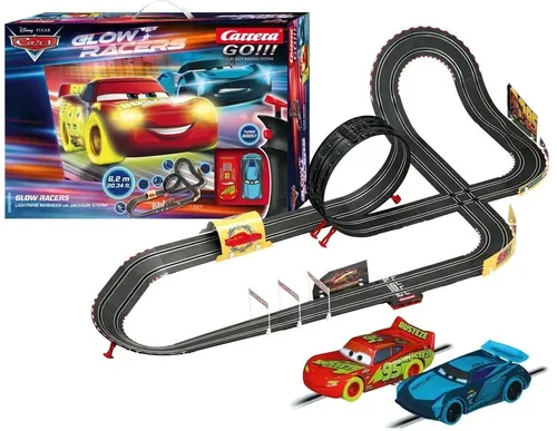 CARRERA GO!!! Disney Pixar Cars Glow Racers Rennbahn - Kinderrennbahn für Kinder ab 6 Jahren, inklusive leuchtenden Autos für aufregende Rennen im Dunkeln.