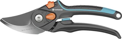 Gardena Gartenschere PremiumCut Pro Flex 12252-20 - Hochwertige Bypass-Gartenschere mit Präzisionsklingen für saubere Schnitte. Ergonomische Griffe und variable Griffweitenverstellung für ermüdungsfreies Arbeiten. Ideal für frisches Grün und wachsende Hölzer.