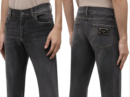 DOLCE & GABBANA 5-Pocket-Jeans mit Metall-Logo - Stylische 5-Pocket-Jeans in grau mit dezenter Used-Optik. Aus 98% Baumwolle und 2% Elastan für hohen Tragekomfort. Ideal für einen sportlichen Look!