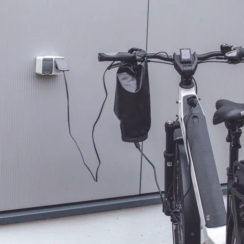FAHRER Schutztasche Charging Bag für mobile Akkus - Praktische Schutztasche für mobile Akkus, ideal für den sicheren Transport und Schutz. Perfekt für Fahrradtaschen und unterwegs.
