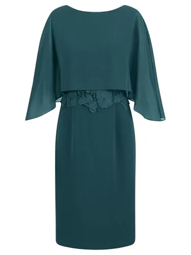 APART Kleid mit Chiffoncape in Lagenoptik, dunkelgrün, Größe 36 - Elegantes Cocktailkleid mit fließendem Chiffoncape und Spitzenborte, ideal für besondere Anlässe. Figurnahes Unterkleid in Etui-Form mit V-Ausschnitt und Gehschlitz für einen stilvollen Auftritt.