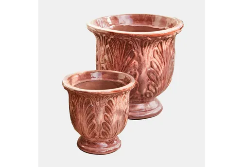 Loberon Übertopf 2er Set Aurezia - Mediterranes Flair für Ihre Pflanzen - Set aus zwei Übertopfen mit reliefartiger Blattornamentik, ideal für den Innen- und Außenbereich. Aus hochwertigem, glasiertem Ton gefertigt, bringen sie mediterranes Ambiente in Ihr Zuhause.