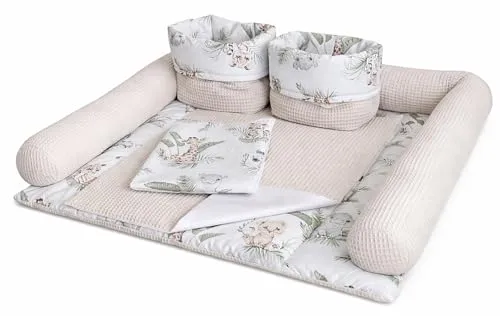 Wickelauflage Set Safari & Hellbeige, 85x75cm, 6-teilig - Praktisches Wickelauflagen-Set für den Wickeltisch. Bietet Komfort und Sicherheit beim Wickeln. Enthält Wende-Wickelauflage, wasserdichte Overlays, Schutzrolle und Körbe aus hochwertiger Baumwolle.