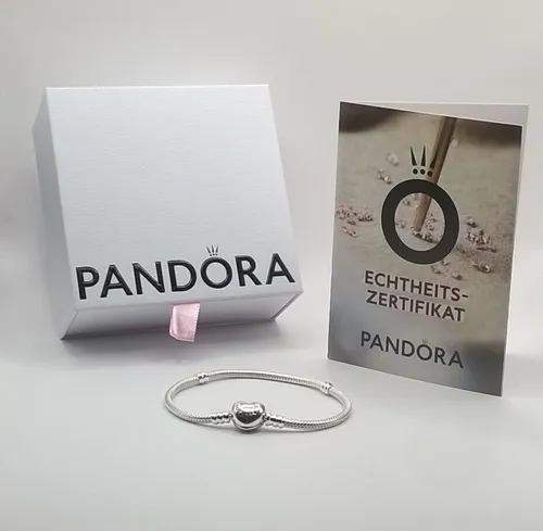 PANDORA Moments Schlangen-Gliederarmband - 21cm, Herz-Verschluss aus Sterling-Silber, ideal für individuelle Charms und Anhänger