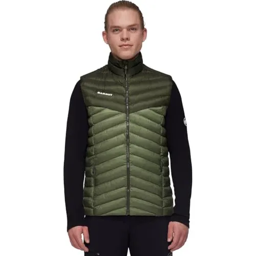 Mammut Albula IN Weste Herren marsh-dark marsh S - Leichte und bequeme Weste für Outdoor-Aktivitäten, gefertigt aus fast 100% recycelten Materialien. Mit hochwertiger Thermore Ecodown Isolierung bietet sie zuverlässige Wärme und Bewegungsfreiheit.