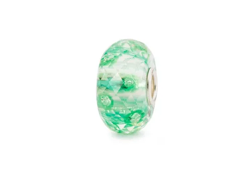 Trollbeads Bead Farbe der Hoffnung, TGLBE-30066 - Handgefertigter Trollbeads Bead in Grün, symbolisiert Hoffnung und Neuanfang. Ideal zur individuellen Gestaltung von Schmuckstücken und Ausdruck der persönlichen Geschichte.