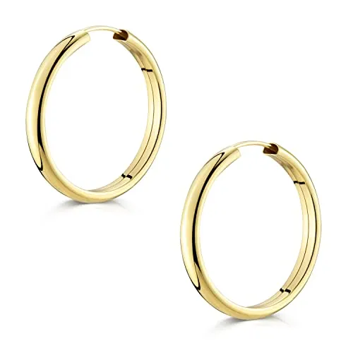 Materia Damen Creolen 30mm - Vergoldete 925 Sterling Silber Ohrringe - Elegante Creolen aus 925 Sterling Silber mit hochwertiger Gelbgold Vergoldung. Ideal für jeden Anlass, sicherer Halt durch Ziehverschluss. Perfektes Geschenk in edler Schmuck-Schachtel.