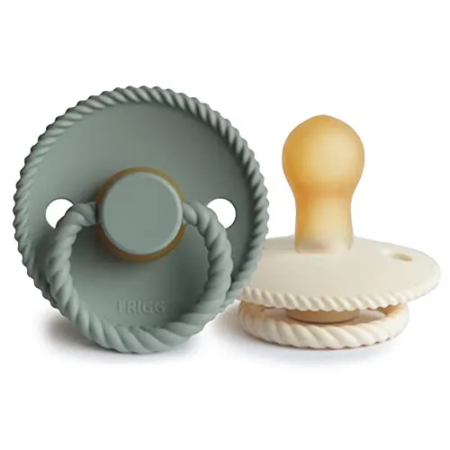 FRIGG Rope Schnuller 2 Packung | Latex Schnuller | BPA-Frei | Hergestellt in Dänemark | Symmetrischer Sauger in Kirschform (Cream/Sage, Größe 1 (0-6 Monate))
