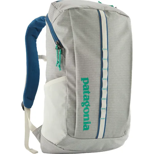 Patagonia Black Hole Pack 25L - Daypack birch white - Der wetterfeste Black Hole Pack 25L von Patagonia bietet viel Platz für Tagestouren. Mit gepolsterten Schultergurten und praktischem Laptopfach ist er ideal für Abenteuer und den Alltag.