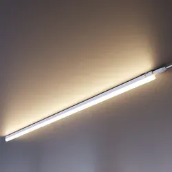 ledscom.de LED Unterbau-Leuchten Rigel, 113cm, 4er Set, warmweiß - Vielseitige LED Unterbauleuchten mit flacher Bauweise (1130 x 30 x 28 mm) für Küchen, Schränke und Werkstätten. Energieeffizient und einfach zu montieren, ideal für individuelle Lichtkonzepte. Mit praktischem Schalter für komfortables Ein- und Ausschalten.