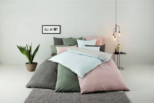 Wendebettwäsche "Merlin" 2-tlg. in grün/hellgrau - Winterbettwäsche aus 100% Baumwolle, kühlend in Linon und wärmend in Biber, unterstützt Cotton made in Africa, atmungsaktiv und pflegeleicht mit Knopfverschluss.