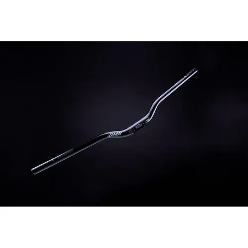 DMR ODUB Flat Lenker 31.8mm, 780x35mm, 8°/5° in Schwarz - Der DMR ODUB Flat Lenker aus hochwertigem, gewichtsoptimiertem Aluminium ist ideal für All-Mountain- und Enduro-Fahrten. Er bietet hervorragende Kontrolle und Belastbarkeit für anspruchsvolle Trails.