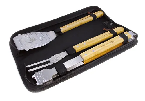 VW Bulli T1 Grillbesteck Set mit Tragetasche - Grillbesteck-Set im VW Bulli Design, inklusive praktischer Tragetasche – perfekt für BBQ-Liebhaber und Camping-Fans.