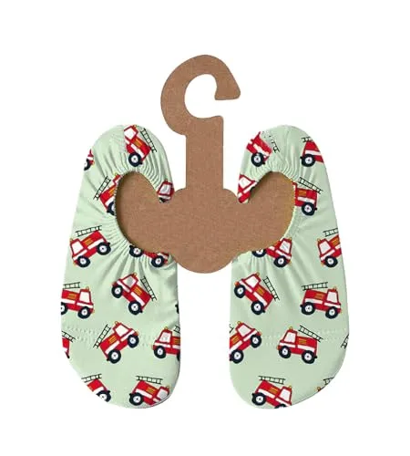 Slipstop Kinder Strandschuhe Anti-Rutsch Ballett Schuhe - Unisex Ladder-grün mit Feuerwehrautos - Die Slipstop Strandschuhe bieten eine sichere Antirutsch-Sohle für nasse Böden und sind ideal für Urlaub und Freizeit. Leicht, flexibel und bequem - perfekt für Pool, Strand und Yoga!