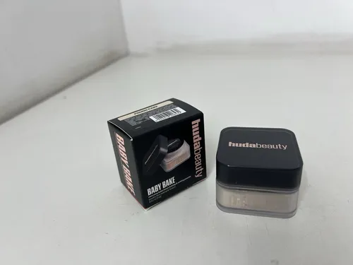 Huda Beauty "Baby Bake", lockerer, fixierender Puder, Pound Cake, 6g / 0.21oz