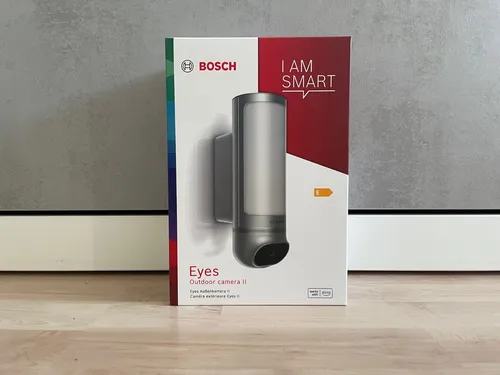 Bosch Smart Home Eyes Außenkamera II - Silber, einfache Installation und 3D-Bewegungserkennung für optimale Sicherheit
