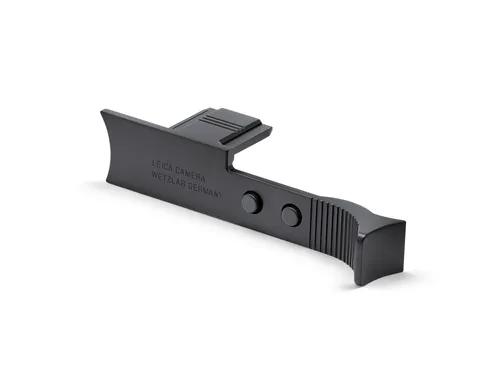 Leica Daumenstütze Q3, Aluminium, schwarz eloxiert - Fotostudio Zubehör mit ergonomischer Daumenstütze für die Leica Q3, sorgt für sichere Kameraführung und längere Belichtungszeiten bei einhändiger Bedienung.