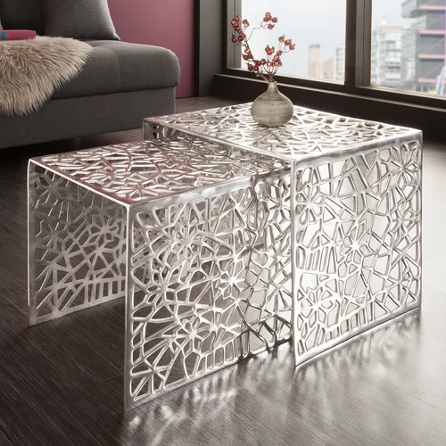 Riess Ambiente Couchtisch Abstract 2er Set Silber - Modernes Design für Ihr Wohnzimmer - Moderne Satztische im Gap Design, handgefertigt und einzigartig. Ideal als Ablage für Getränke und Zeitschriften, bringen sie verspielte Eleganz in Ihr Wohnzimmer.