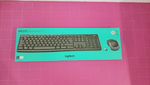 Logitech MK270 Kabelloses Set mit Tastatur und Maus - Italienisches QWERTY-Layout - Maus-Tastatur-Set mit 36 Monaten Batterielaufzeit, spritzwassergeschützter Tastatur und zuverlässiger kabelloser Verbindung bis zu 10 m.